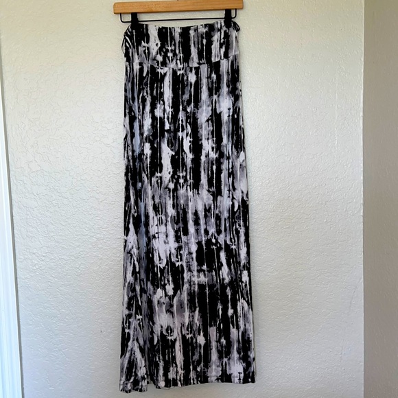 Cynthia Rowley Dresses & Skirts - 🖤Cynthia Rowley maxi skirt